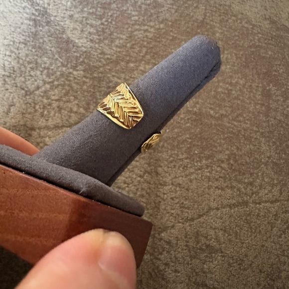 Source Unknown Gold Rings Collection - Picture 6 of 6